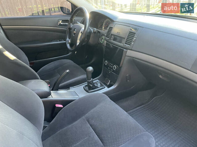 Черный Шевроле Эпика, объемом двигателя 2 л и пробегом 190 тыс. км за 4950 $, фото 45 на Automoto.ua