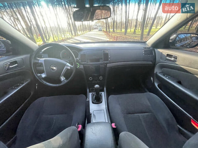 Черный Шевроле Эпика, объемом двигателя 2 л и пробегом 190 тыс. км за 4950 $, фото 51 на Automoto.ua