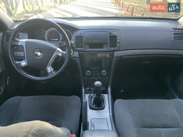 Черный Шевроле Эпика, объемом двигателя 2 л и пробегом 190 тыс. км за 4950 $, фото 48 на Automoto.ua