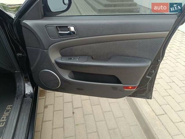 Черный Шевроле Эпика, объемом двигателя 1.99 л и пробегом 162 тыс. км за 5299 $, фото 15 на Automoto.ua