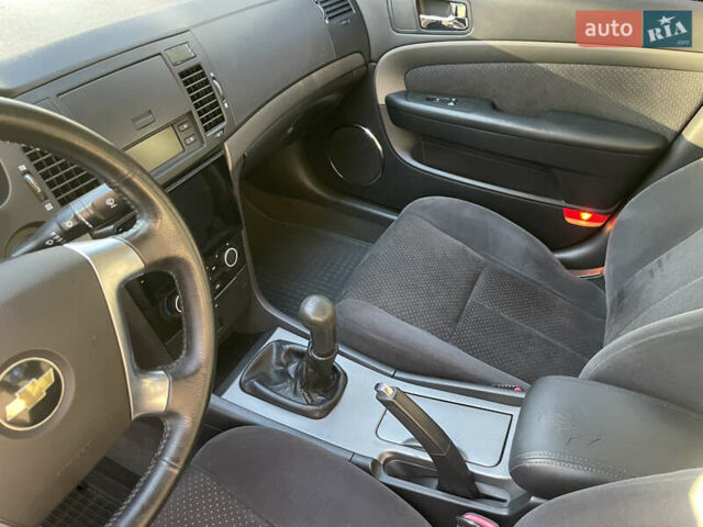 Черный Шевроле Эпика, объемом двигателя 2 л и пробегом 190 тыс. км за 4950 $, фото 40 на Automoto.ua