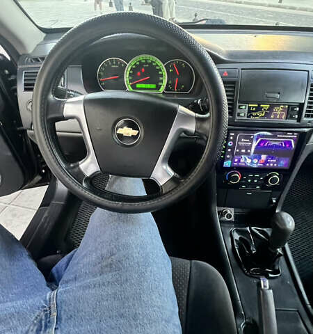 Черный Шевроле Эпика, объемом двигателя 2 л и пробегом 331 тыс. км за 4400 $, фото 9 на Automoto.ua