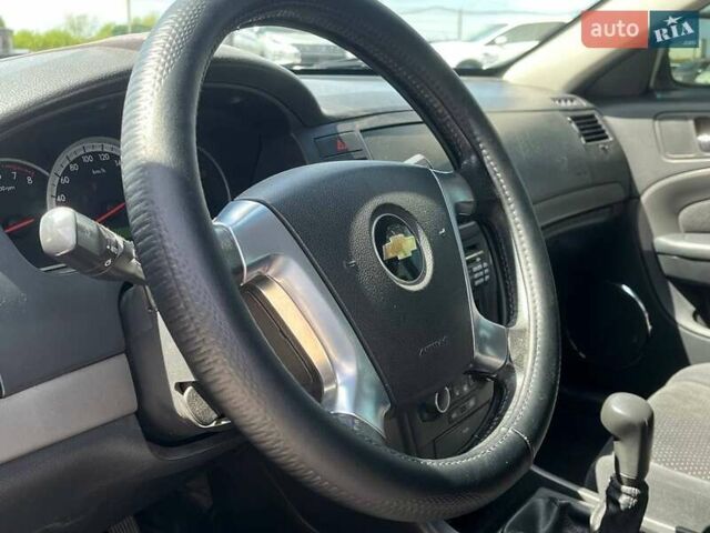 Черный Шевроле Эпика, объемом двигателя 2 л и пробегом 130 тыс. км за 4100 $, фото 33 на Automoto.ua