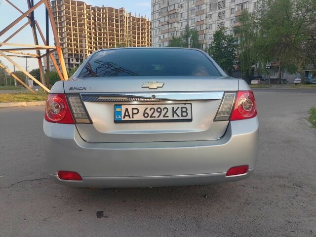 Серый Шевроле Эпика, объемом двигателя 2 л и пробегом 200 тыс. км за 4500 $, фото 4 на Automoto.ua