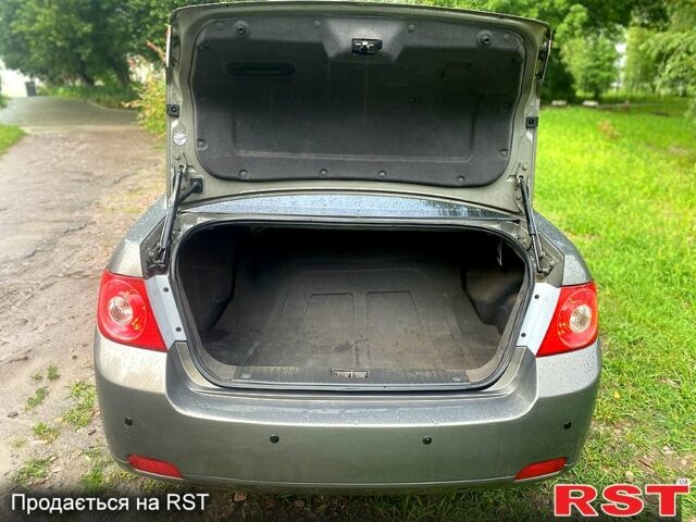 Серый Шевроле Эпика, объемом двигателя 2 л и пробегом 322 тыс. км за 3550 $, фото 4 на Automoto.ua