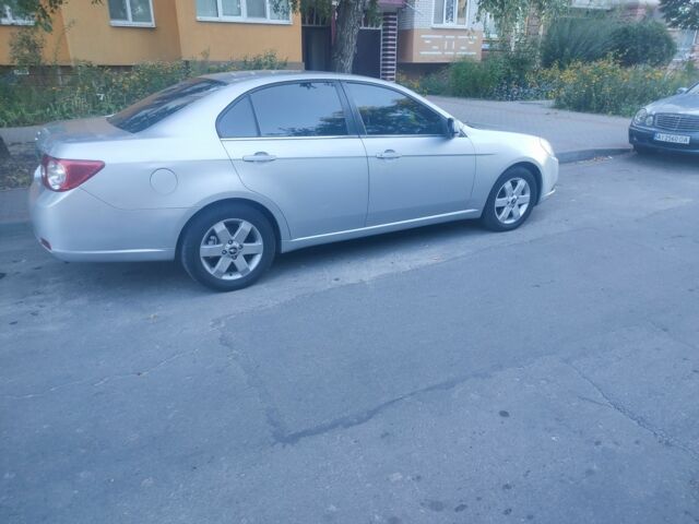 Серый Шевроле Эпика, объемом двигателя 2.5 л и пробегом 200 тыс. км за 4200 $, фото 2 на Automoto.ua