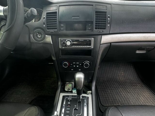 Серый Шевроле Эпика, объемом двигателя 2.5 л и пробегом 177 тыс. км за 5400 $, фото 7 на Automoto.ua