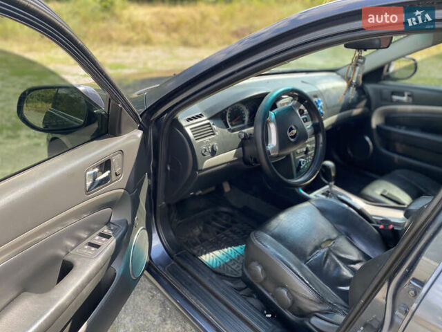 Сірий Шевроле Епіка, об'ємом двигуна 2.5 л та пробігом 239 тис. км за 3300 $, фото 7 на Automoto.ua