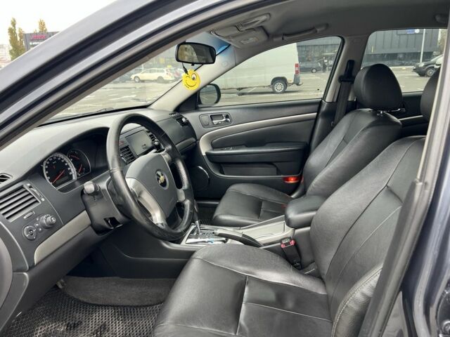 Серый Шевроле Эпика, объемом двигателя 2.5 л и пробегом 190 тыс. км за 5500 $, фото 7 на Automoto.ua