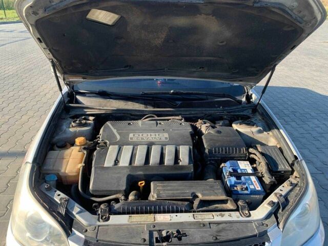 Шевроле Эпика 2007 в Горохов на Automoto.ua Серый Шевроле Эпика, объемом двигателя 2.5 л и пробегом 238 тыс. км за 4000 $, фото 4 на Automoto.ua