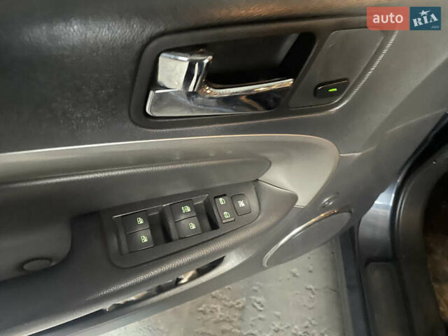 Серый Шевроле Эпика, объемом двигателя 2 л и пробегом 214 тыс. км за 4800 $, фото 8 на Automoto.ua