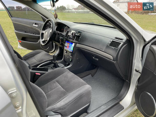 Серый Шевроле Эпика, объемом двигателя 2 л и пробегом 250 тыс. км за 5600 $, фото 15 на Automoto.ua