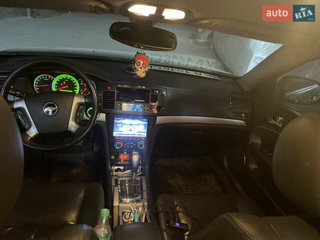 Серый Шевроле Эпика, объемом двигателя 2 л и пробегом 214 тыс. км за 4800 $, фото 6 на Automoto.ua