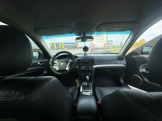 Серый Шевроле Эпика, объемом двигателя 2.5 л и пробегом 177 тыс. км за 5400 $, фото 6 на Automoto.ua