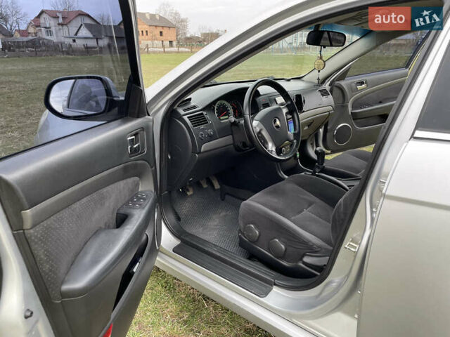 Серый Шевроле Эпика, объемом двигателя 2 л и пробегом 250 тыс. км за 5600 $, фото 34 на Automoto.ua