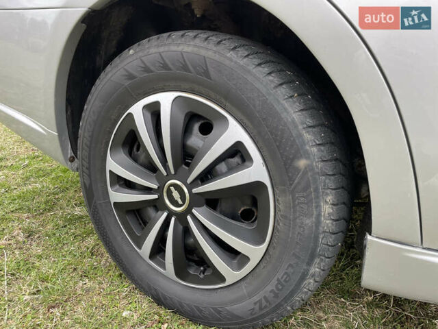 Серый Шевроле Эпика, объемом двигателя 2 л и пробегом 250 тыс. км за 5600 $, фото 31 на Automoto.ua