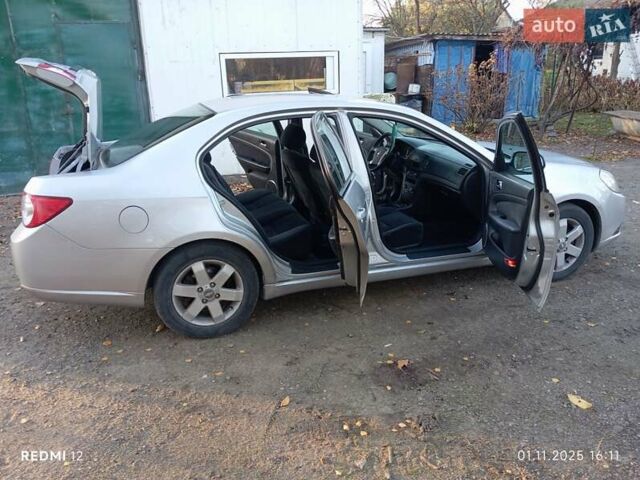 Серый Шевроле Эпика, объемом двигателя 2 л и пробегом 325 тыс. км за 3500 $, фото 4 на Automoto.ua