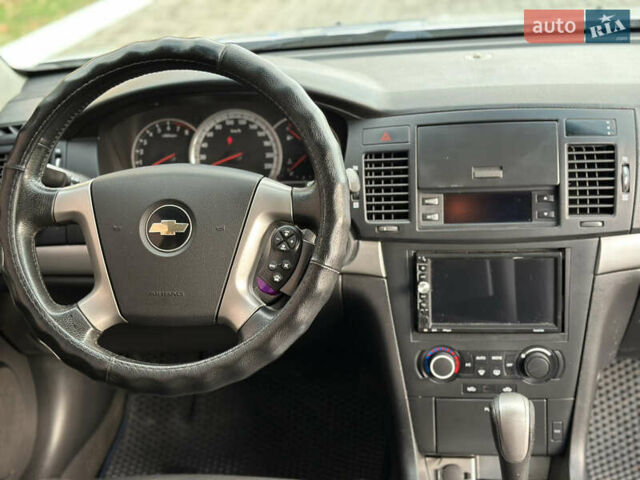 Серый Шевроле Эпика, объемом двигателя 2 л и пробегом 300 тыс. км за 3799 $, фото 14 на Automoto.ua