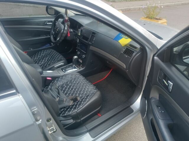 Серый Шевроле Эпика, объемом двигателя 2.5 л и пробегом 220 тыс. км за 5000 $, фото 2 на Automoto.ua