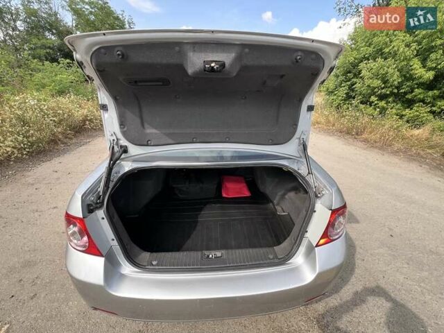 Сірий Шевроле Епіка, об'ємом двигуна 2 л та пробігом 252 тис. км за 5500 $, фото 13 на Automoto.ua