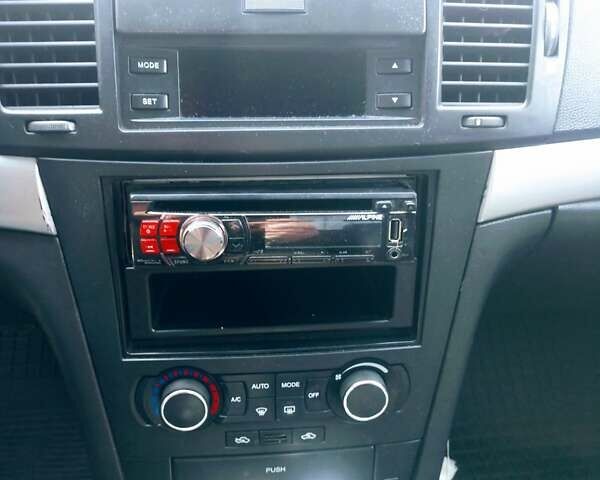 Серый Шевроле Эпика, объемом двигателя 2.49 л и пробегом 187 тыс. км за 3900 $, фото 18 на Automoto.ua