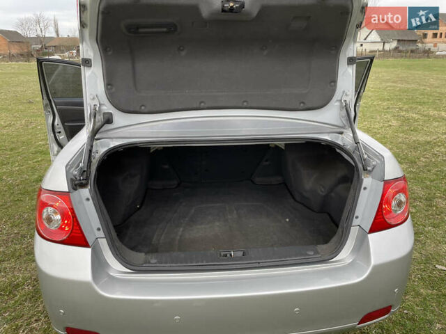 Серый Шевроле Эпика, объемом двигателя 2 л и пробегом 250 тыс. км за 5600 $, фото 32 на Automoto.ua