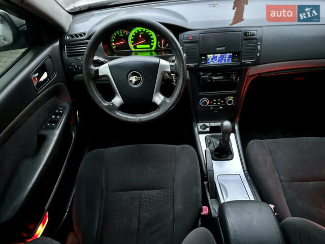 Серый Шевроле Эпика, объемом двигателя 1.99 л и пробегом 220 тыс. км за 2999 $, фото 6 на Automoto.ua