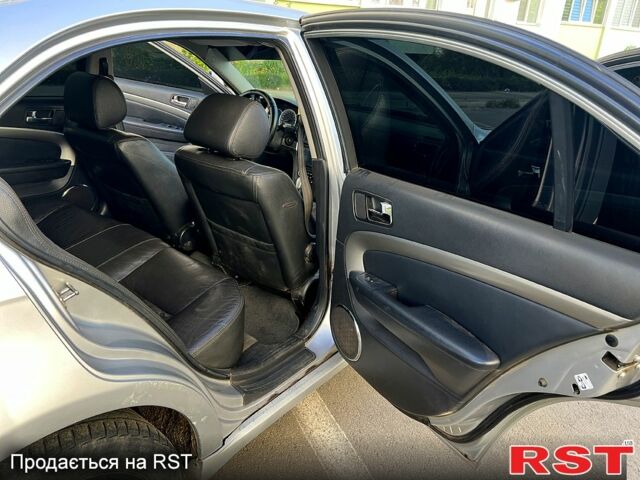 Серый Шевроле Эпика, объемом двигателя 2.5 л и пробегом 270 тыс. км за 2999 $, фото 5 на Automoto.ua