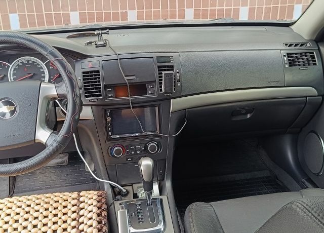 Серый Шевроле Эпика, объемом двигателя 2.5 л и пробегом 195 тыс. км за 5500 $, фото 6 на Automoto.ua