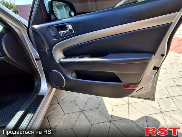 Сірий Шевроле Епіка, об'ємом двигуна 2.5 л та пробігом 315 тис. км за 4400 $, фото 5 на Automoto.ua