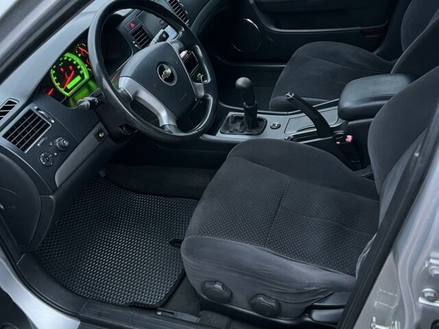 Серый Шевроле Эпика, объемом двигателя 2 л и пробегом 229 тыс. км за 4300 $, фото 9 на Automoto.ua