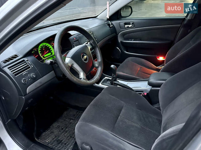 Серый Шевроле Эпика, объемом двигателя 1.99 л и пробегом 220 тыс. км за 2999 $, фото 8 на Automoto.ua