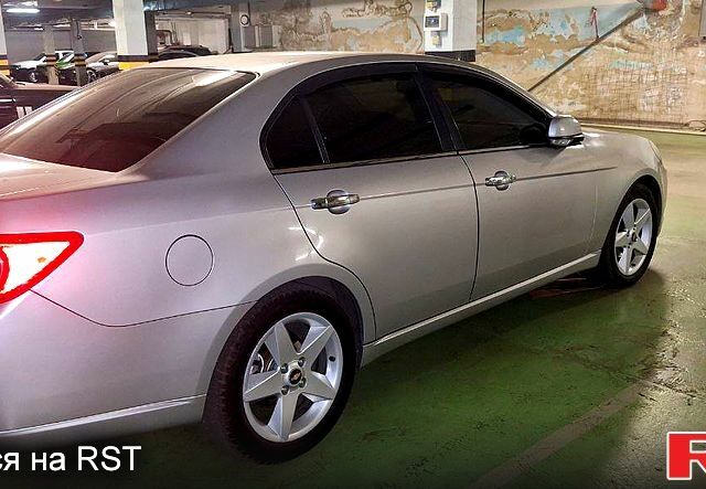 Серый Шевроле Эпика, объемом двигателя 2.5 л и пробегом 153 тыс. км за 5500 $, фото 4 на Automoto.ua