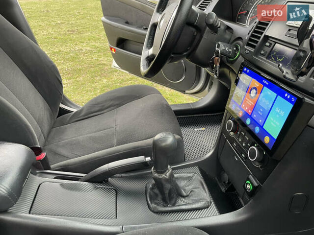 Серый Шевроле Эпика, объемом двигателя 2 л и пробегом 250 тыс. км за 5600 $, фото 30 на Automoto.ua