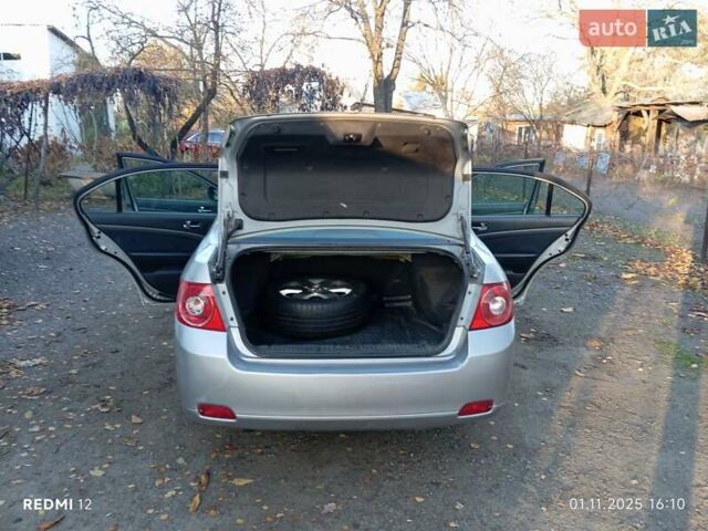 Серый Шевроле Эпика, объемом двигателя 2 л и пробегом 325 тыс. км за 3500 $, фото 26 на Automoto.ua