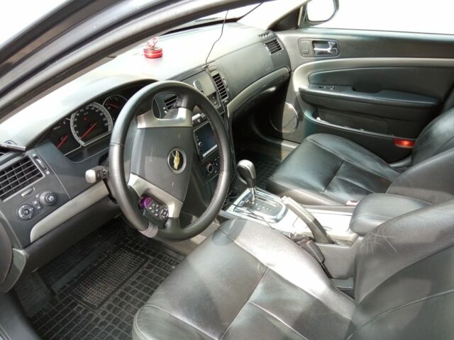 Шевроле Эпика 2007 в Николаеве на Automoto.ua Серый Шевроле Эпика, объемом двигателя 2.5 л и пробегом 250 тыс. км за 5000 $, фото 4 на Automoto.ua