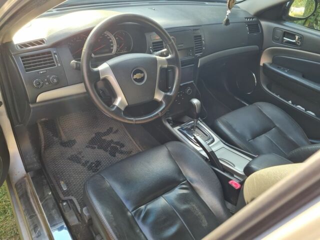 Серый Шевроле Эпика, объемом двигателя 2.5 л и пробегом 244 тыс. км за 5250 $, фото 4 на Automoto.ua