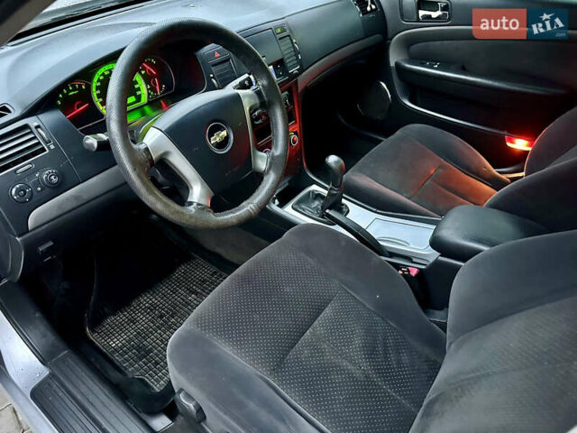 Серый Шевроле Эпика, объемом двигателя 1.99 л и пробегом 220 тыс. км за 2999 $, фото 5 на Automoto.ua