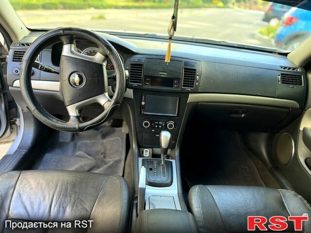 Серый Шевроле Эпика, объемом двигателя 2.5 л и пробегом 270 тыс. км за 2999 $, фото 3 на Automoto.ua