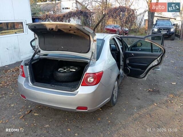 Серый Шевроле Эпика, объемом двигателя 2 л и пробегом 325 тыс. км за 3500 $, фото 5 на Automoto.ua