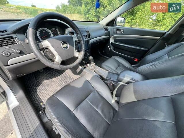 Сірий Шевроле Епіка, об'ємом двигуна 2 л та пробігом 252 тис. км за 5500 $, фото 22 на Automoto.ua