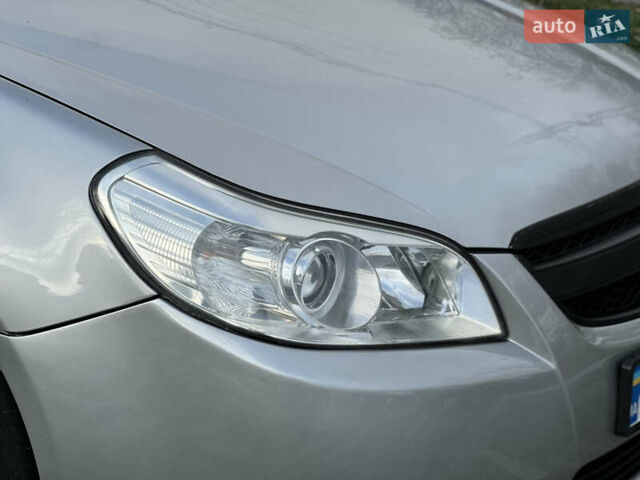 Серый Шевроле Эпика, объемом двигателя 2 л и пробегом 300 тыс. км за 3799 $, фото 10 на Automoto.ua