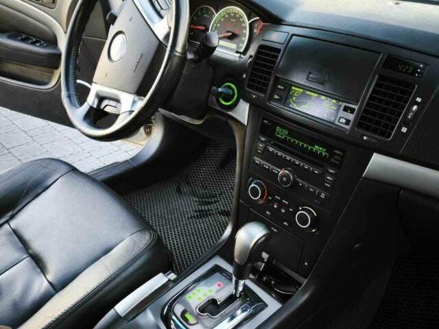 Сірий Шевроле Епіка, об'ємом двигуна 2 л та пробігом 209 тис. км за 6200 $, фото 1 на Automoto.ua