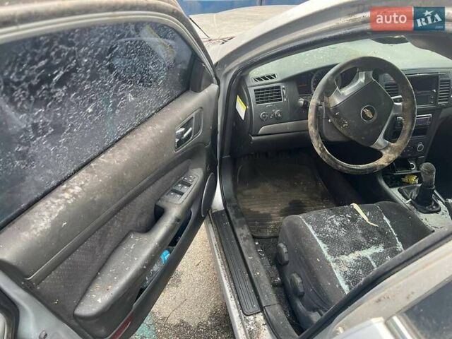 Серый Шевроле Эпика, объемом двигателя 2 л и пробегом 300 тыс. км за 1200 $, фото 4 на Automoto.ua