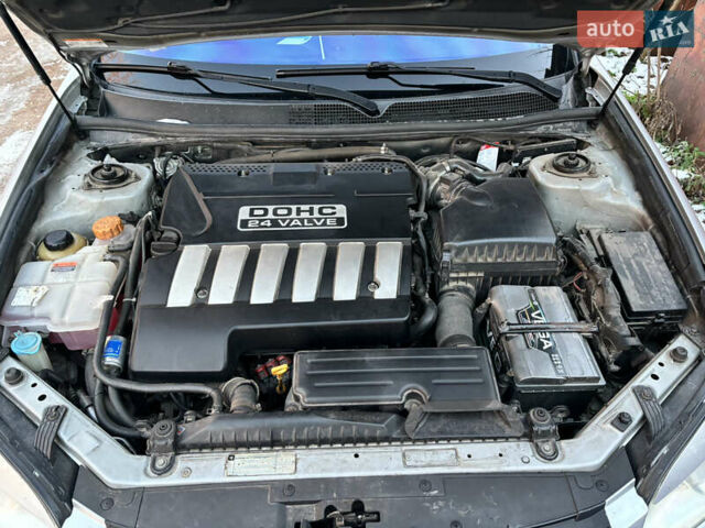Сірий Шевроле Епіка, об'ємом двигуна 2.5 л та пробігом 233 тис. км за 6500 $, фото 36 на Automoto.ua