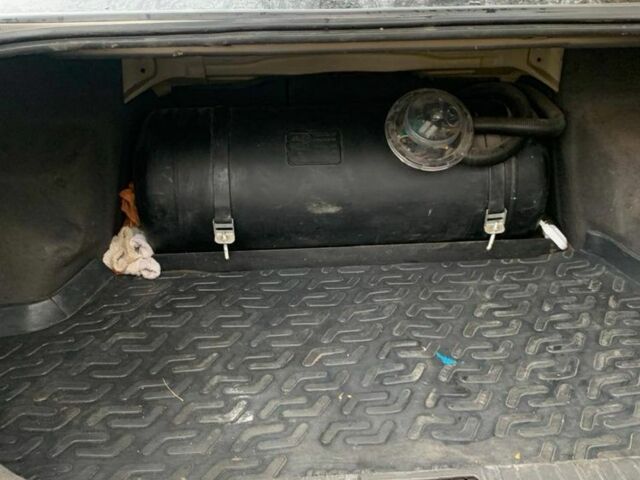 Серый Шевроле Эпика, объемом двигателя 2.5 л и пробегом 220 тыс. км за 5500 $, фото 4 на Automoto.ua