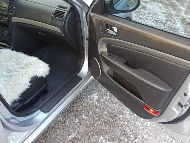 Серый Шевроле Эпика, объемом двигателя 2.5 л и пробегом 224 тыс. км за 5200 $, фото 9 на Automoto.ua