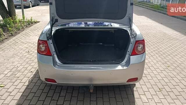 Серый Шевроле Эпика, объемом двигателя 2.49 л и пробегом 252 тыс. км за 4200 $, фото 6 на Automoto.ua