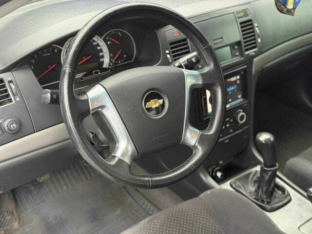 Серый Шевроле Эпика, объемом двигателя 2 л и пробегом 114 тыс. км за 5999 $, фото 7 на Automoto.ua