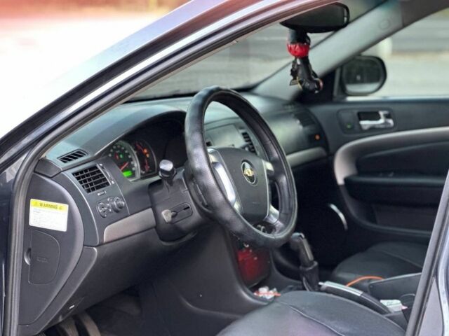 Сірий Шевроле Епіка, об'ємом двигуна 2 л та пробігом 290 тис. км за 5500 $, фото 6 на Automoto.ua